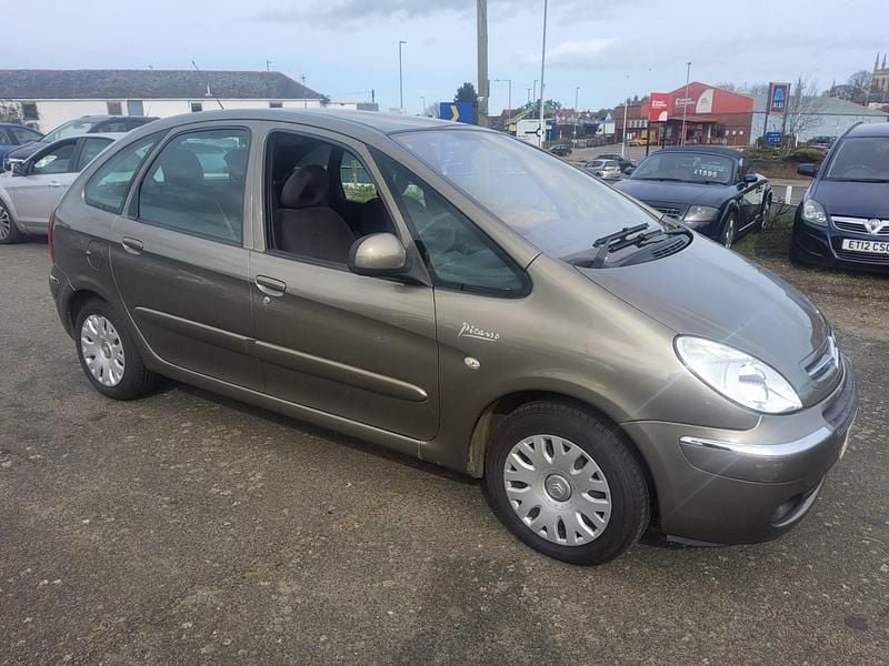 Usado Citroën Xsara Picasso 2010 Castanho Monovolume