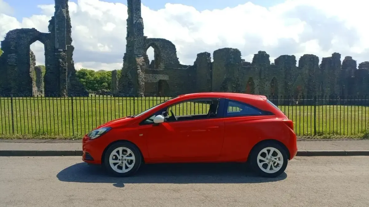 Używany Vauxhall Corsa 2015 Czerwony Hatchback