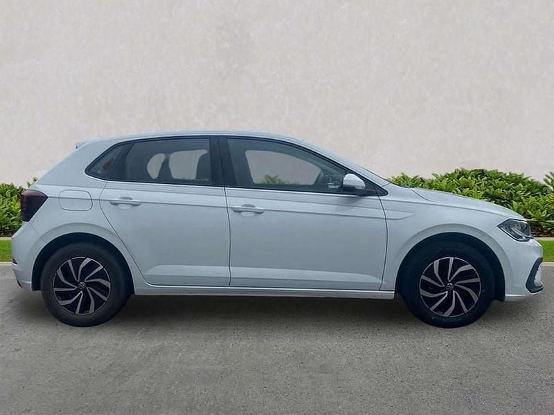 Used VW Polo Life 95 HP (69 kW) 2024 White Hatchback