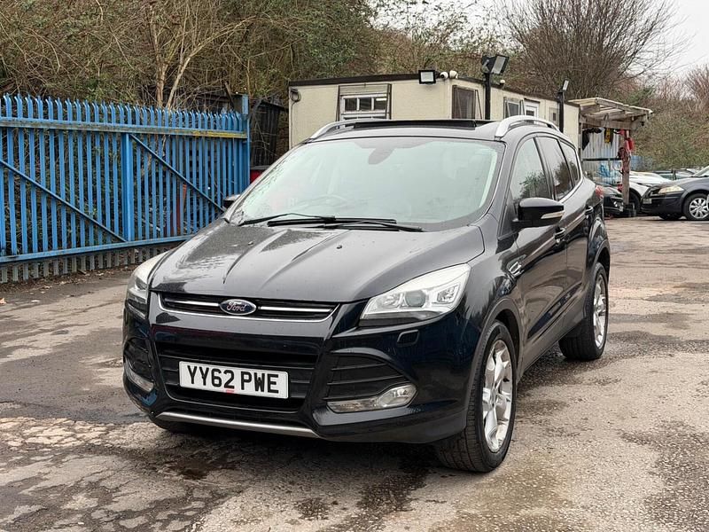 Usado Ford Kuga Titanium X 163 HP (119 kW) 2013 Preto SUV