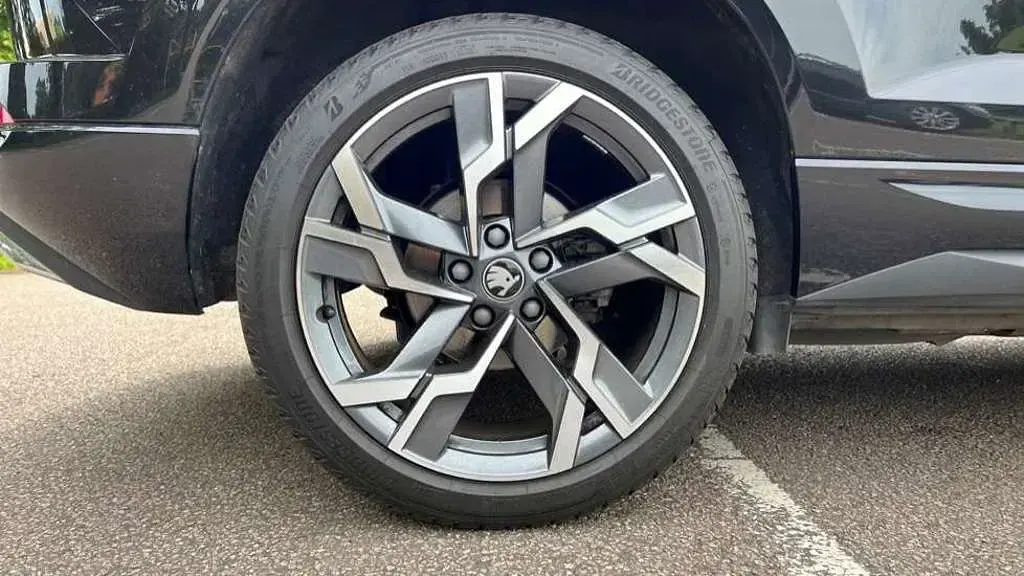 Used Skoda Karoq SportLine 190 HP (139 kW) 2025 Black SUV
