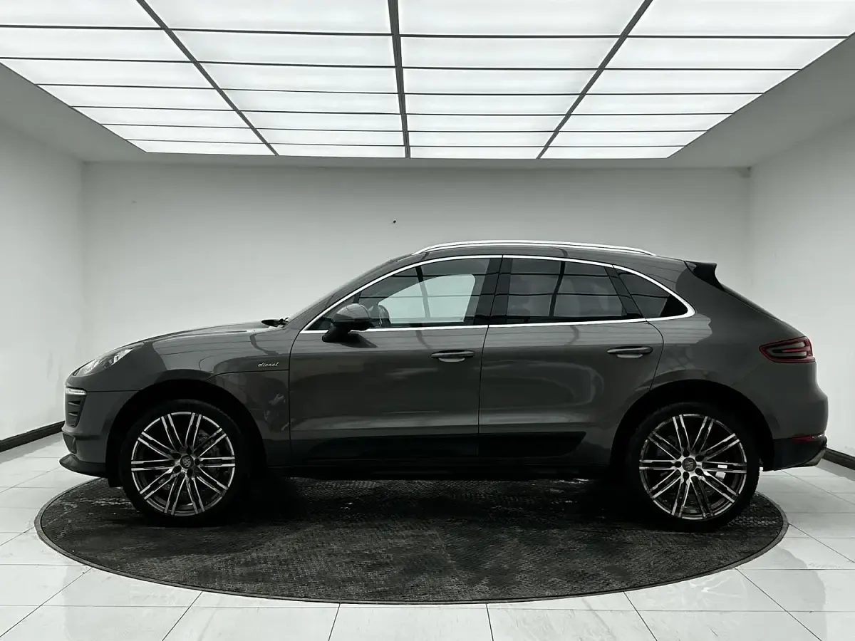 Used Porsche Macan S 258 HP (189 kW) 2015 Grey SUV
