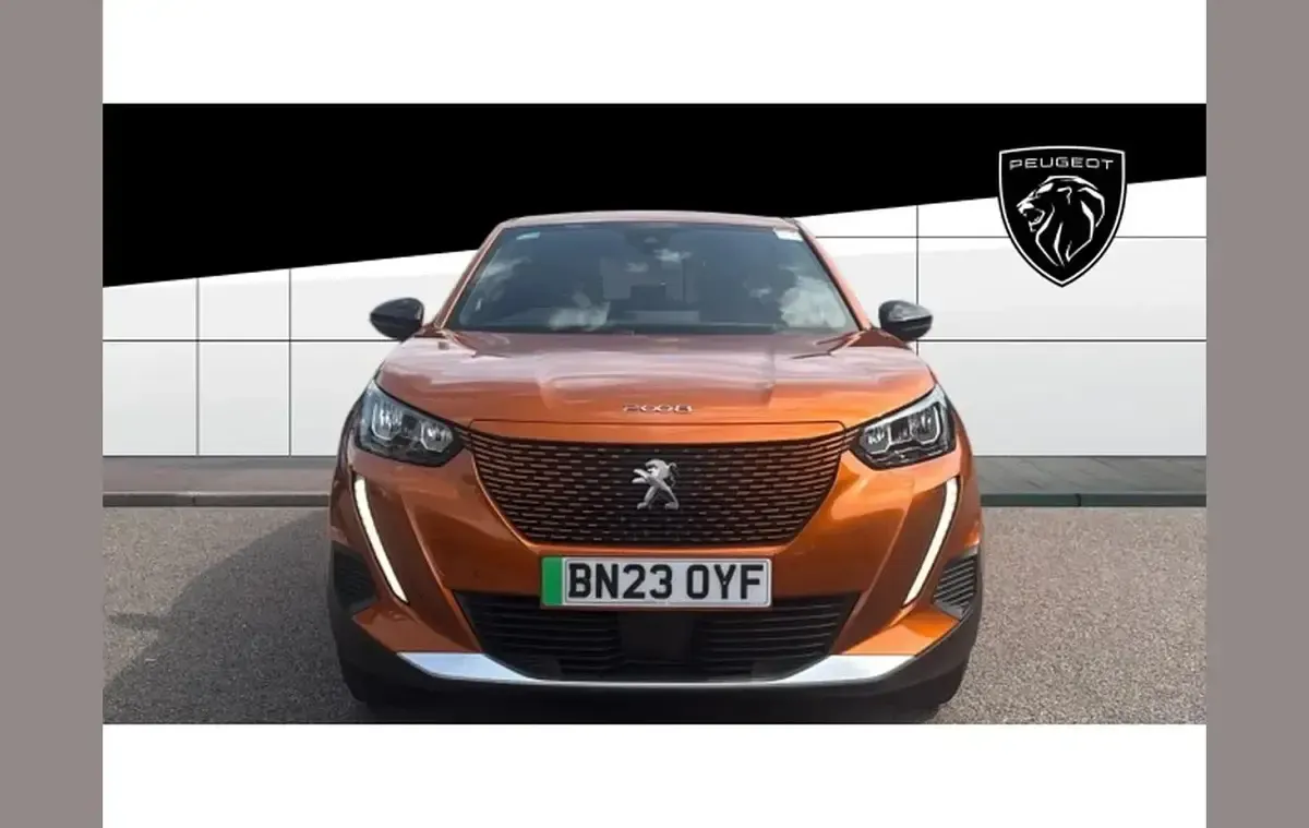 Used Peugeot e-2008 Active+ 100 kW (136 HP) 2023 Orange SUV