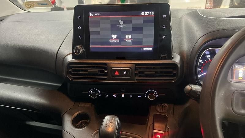 Used Citroën Berlingo 100 HP (73 kW) 2020 White MPV