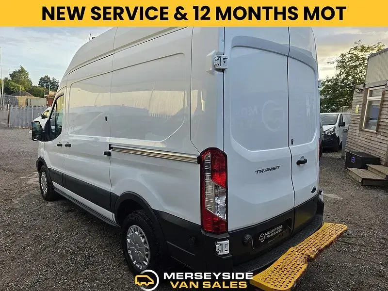 Used Ford Transit 130 HP (95 kW) 2018 White Van