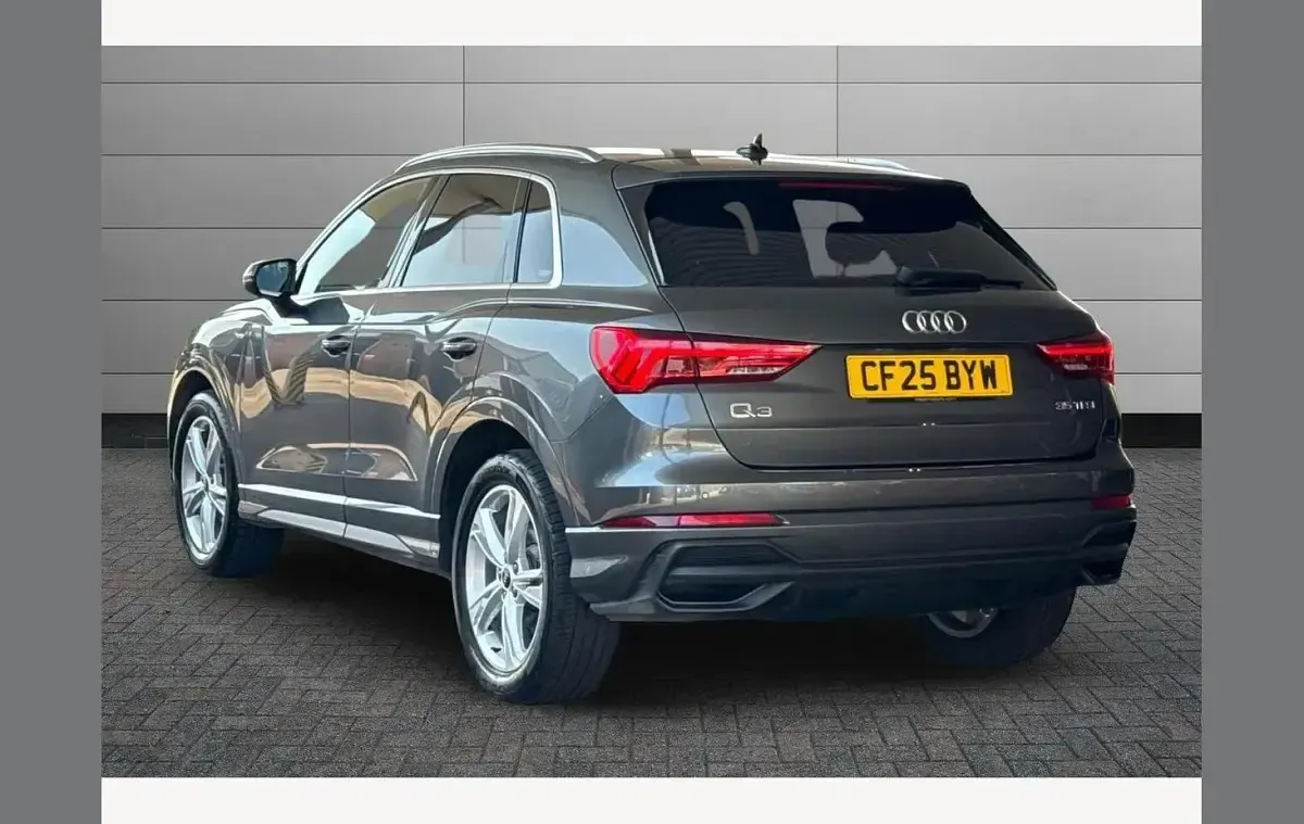 Used Audi Q3 S-Line 150 HP (110 kW) 2025 Daytona grey SUV