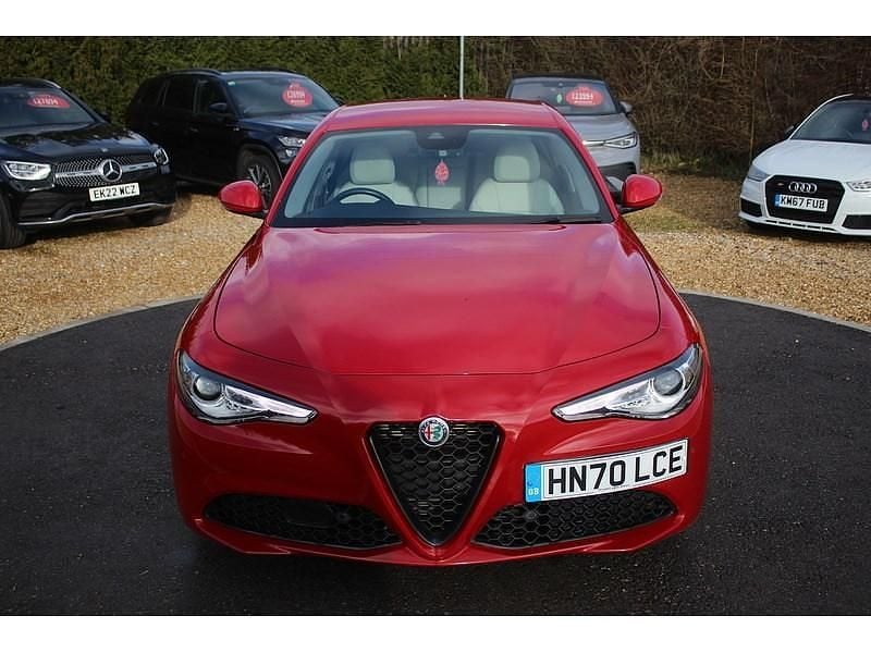 Used Alfa Romeo Giulia Sprint 2020 Red Sedan