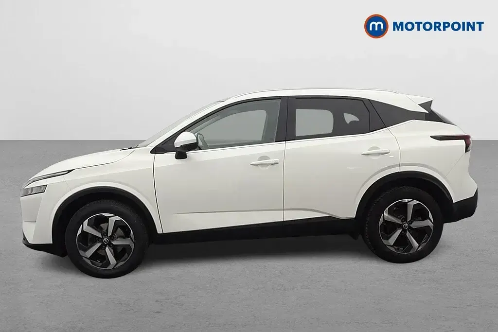 Used Nissan Qashqai N-Connecta 140 HP (102 kW) 2022 White SUV