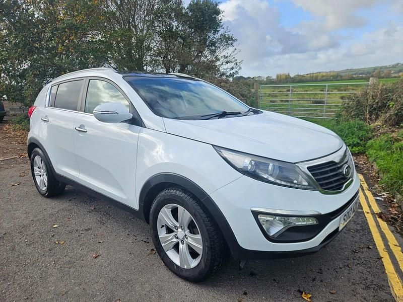 White Used 2012 Kia Sportage 2 SUV | £4,000 (A bit pricey) - Image 1/4