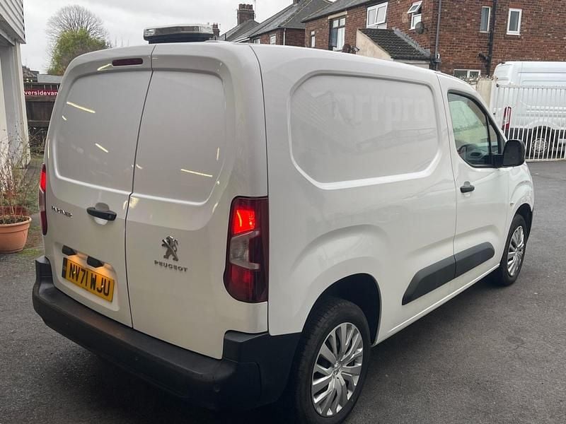 Used Peugeot Partner 2022 White MPV