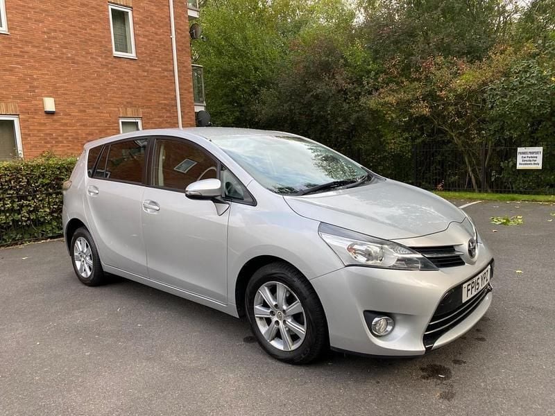 Silver Used 2015 Toyota Verso MPV | £6,495 (Fair price) - Image 1/4