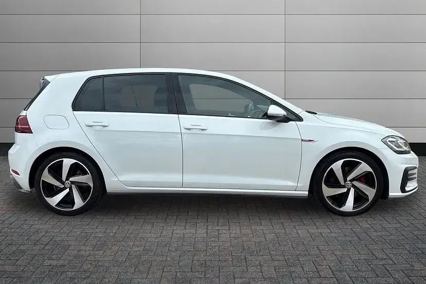 Used VW Golf VII GTI 230 HP (169 kW) 2018 White Hatchback
