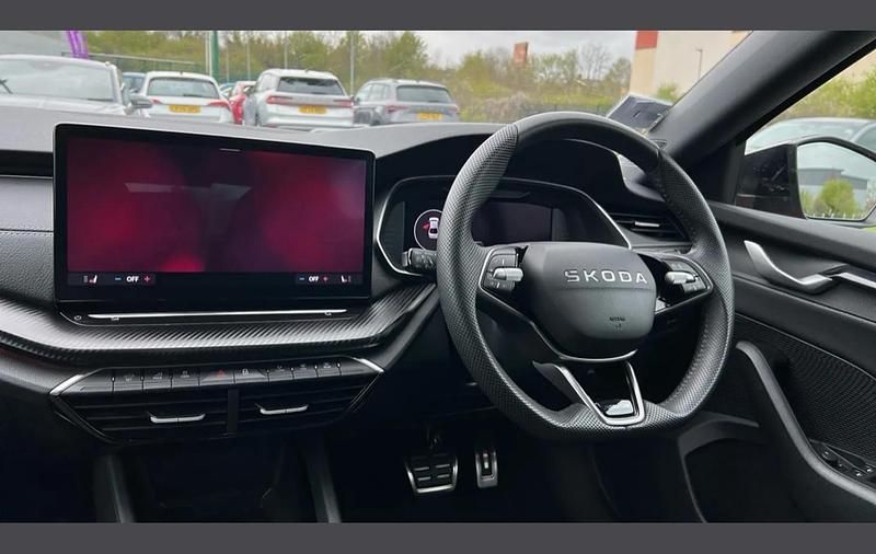 Used Skoda Octavia SportLine 147 HP (108 kW) 2025 Red Hatchback