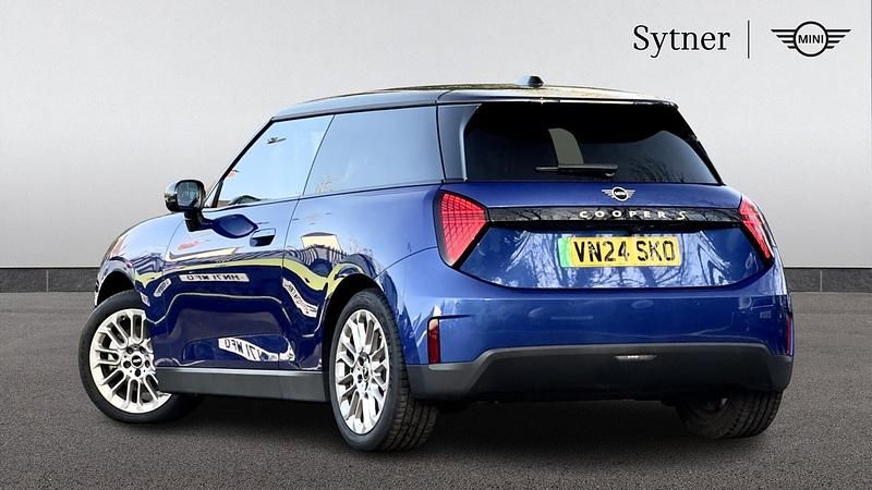 Usado Mini Cooper SE Hatch 158 kW (215 CV) 2024 Azul Utilitario