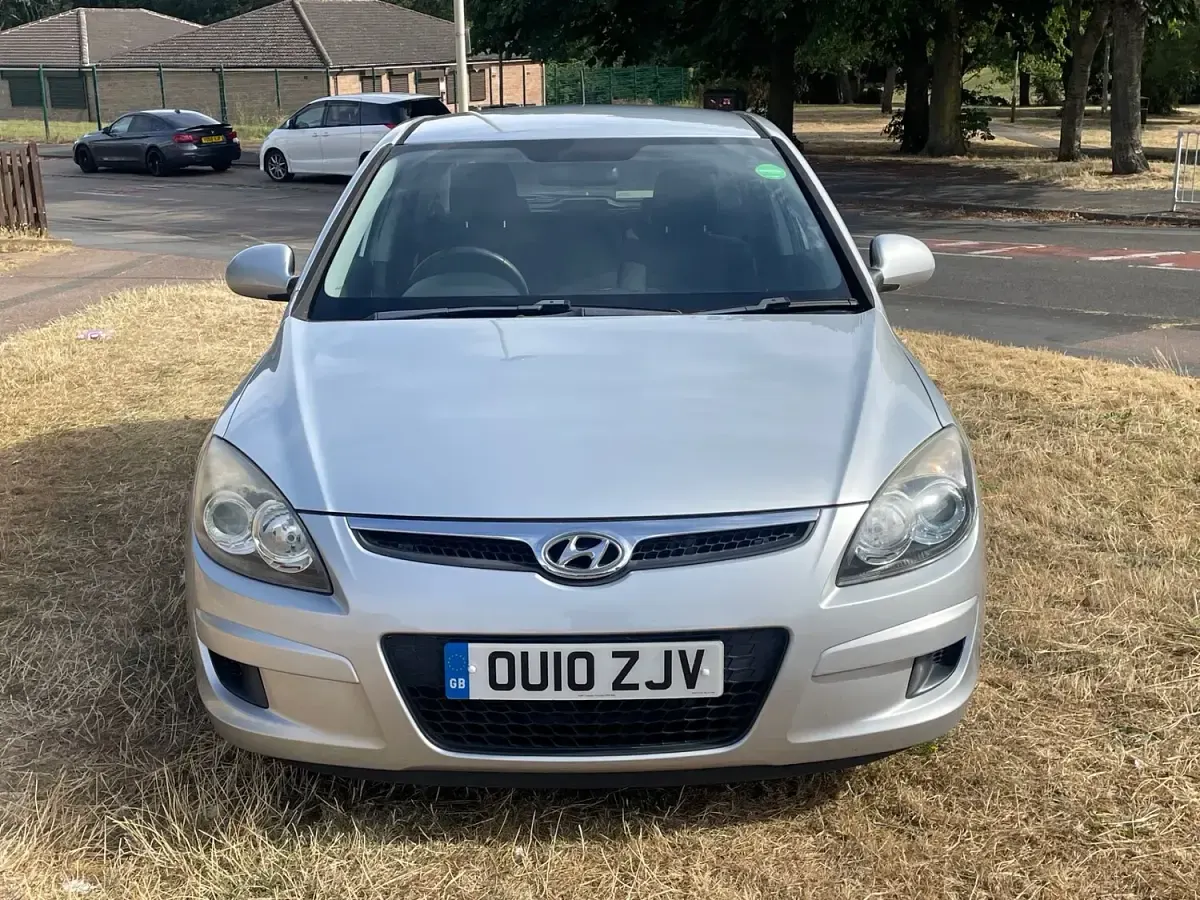 Used Hyundai i30 Comfort 115 HP (84 kW) 2010 Silver Hatchback