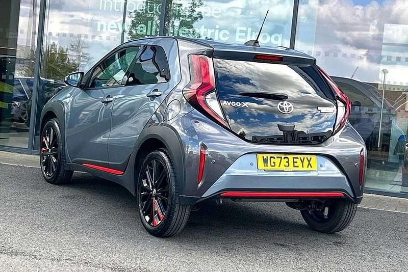 Used Toyota Aygo X 72 HP (52 kW) 2023 Grey SUV