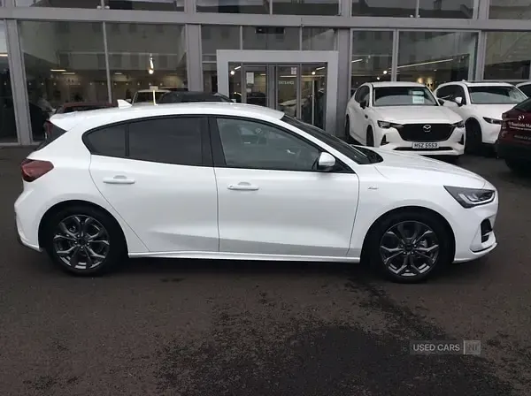 Used Ford Focus ST-Line 152 HP (111 kW) 2024 White Hatchback