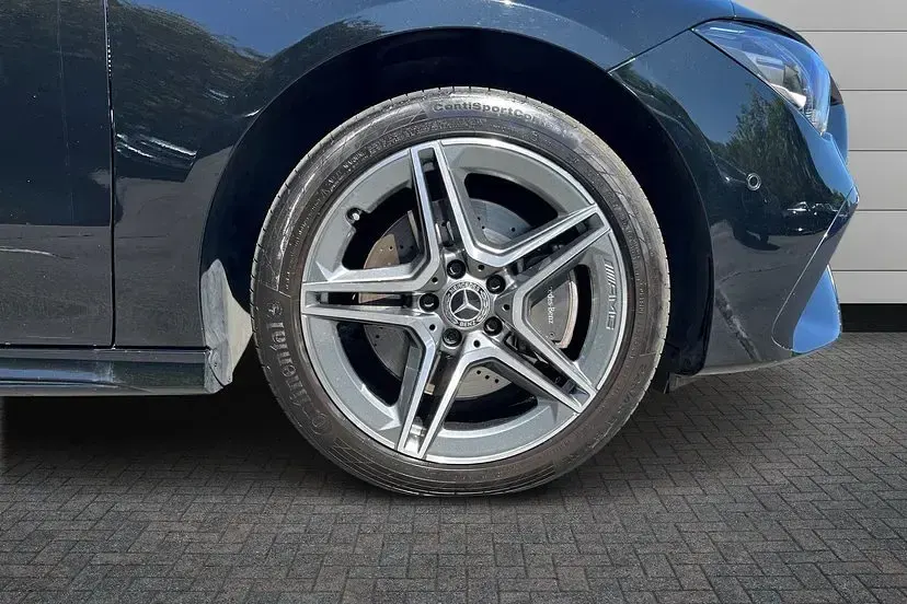 Used Mercedes E250 Executive 215 HP (158 kW) 2025 Cosmos black Estate