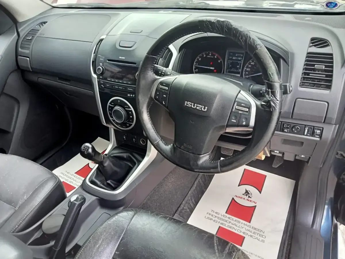 Second-hand Isuzu D-Max 2016 Albastru Pickup