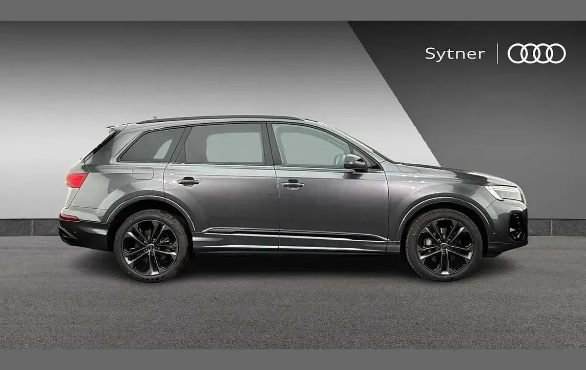 Used Audi Q7 Black Edition 231 HP (169 kW) 2024 Grey SUV