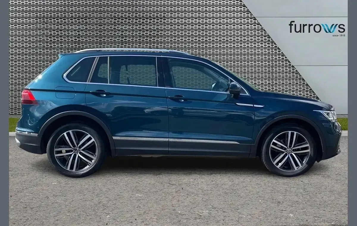 Used VW Tiguan Elegance 147 HP (108 kW) 2023 Blue SUV