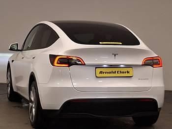 Used Tesla Model Y Long Range AWD 11 kW (15 HP) 2022 White SUV