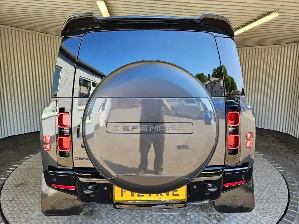 Used Land Rover Defender HSE Dynamic 250 HP (183 kW) 2024 Grey SUV