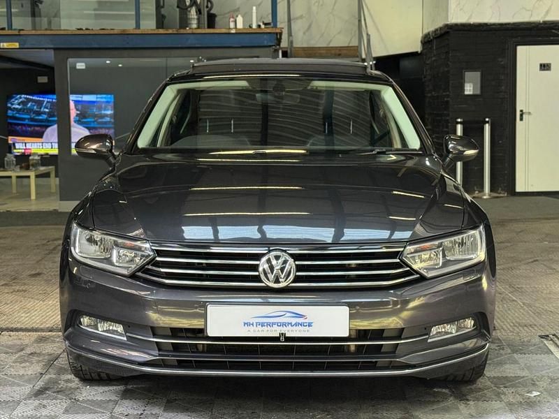 Usado VW Passat GT 150 HP (110 kW) 2017 Cinzento Sedan