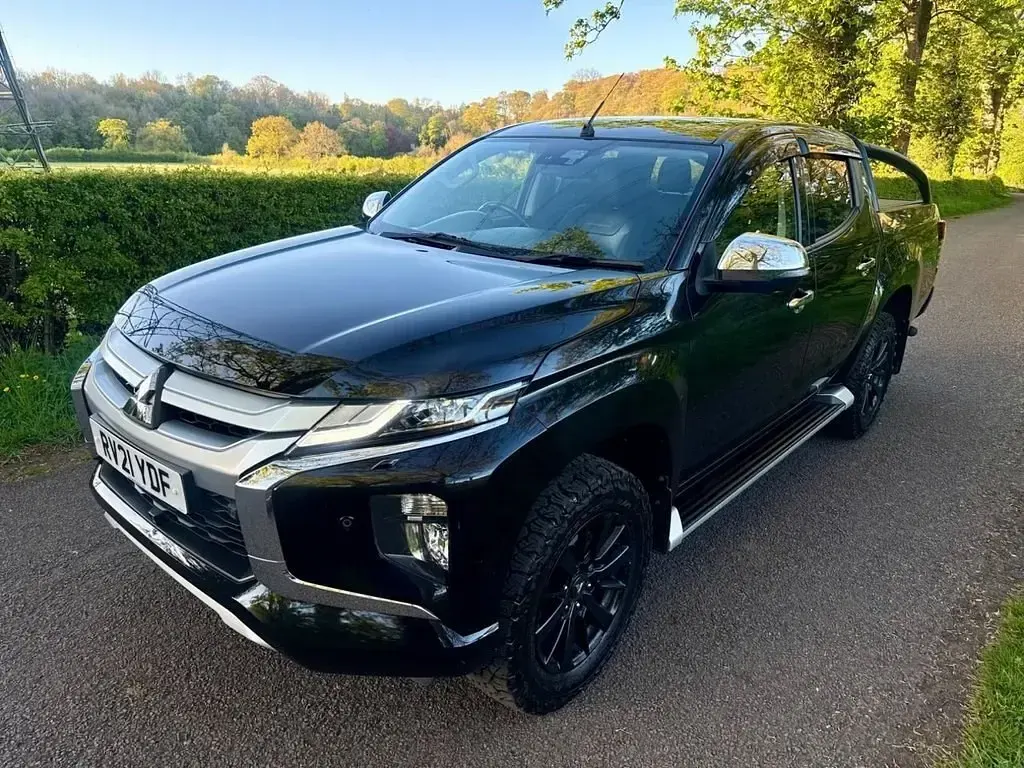 Usado Mitsubishi L200 150 HP (110 kW) 2021 Preto Pickup