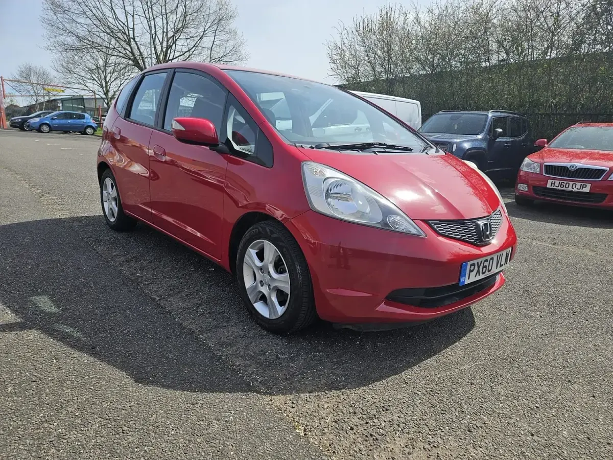 Used Honda Jazz ES 100 HP (73 kW) 2010 Red Hatchback