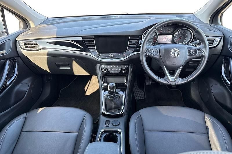 Used Vauxhall Astra Elite 150 HP (110 kW) 2019 Silver Hatchback