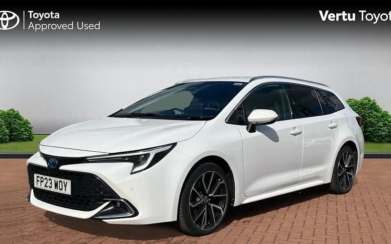 Usado Toyota Corolla 196 HP (144 kW) 2025 Carrinha