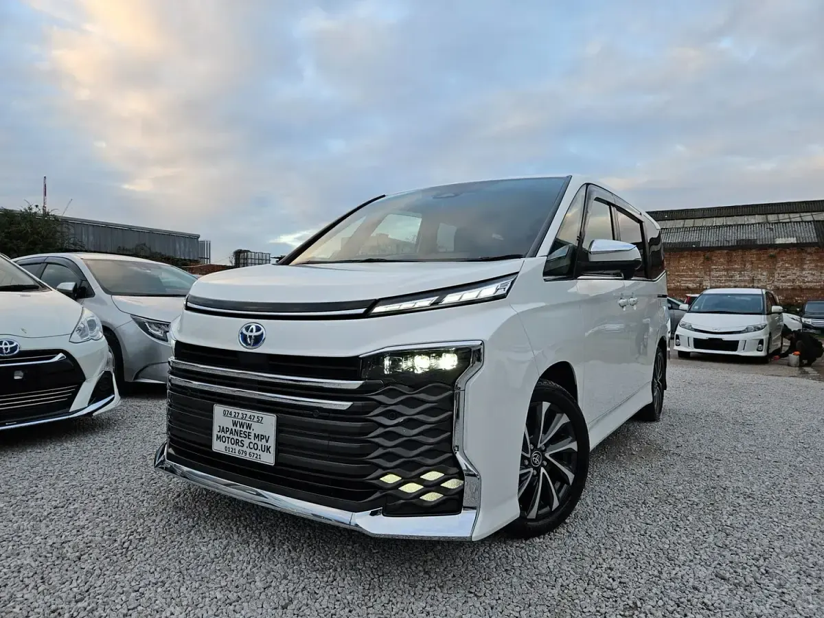 Used Toyota Noah 2022 White MPV