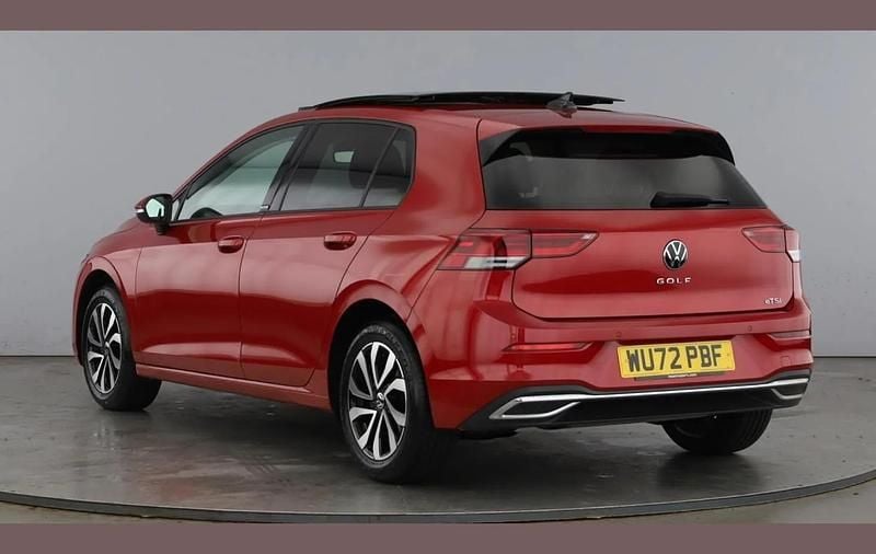 Used VW Golf VIII Active 147 HP (108 kW) 2022 Red Hatchback