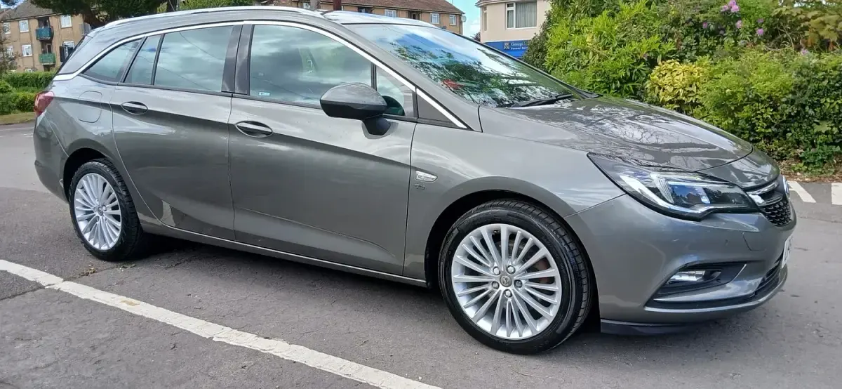 Used Vauxhall Astra Elite 136 HP (100 kW) 2017 Grey Estate