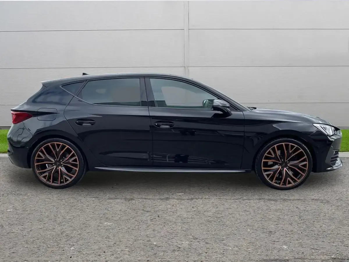 Used Cupra Leon VZ2 242 HP (177 kW) 2024 Black Hatchback