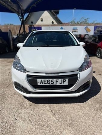 White Used 2015 Peugeot 208 Access Hatchback | £3,995 (Good price) - Image 1/1