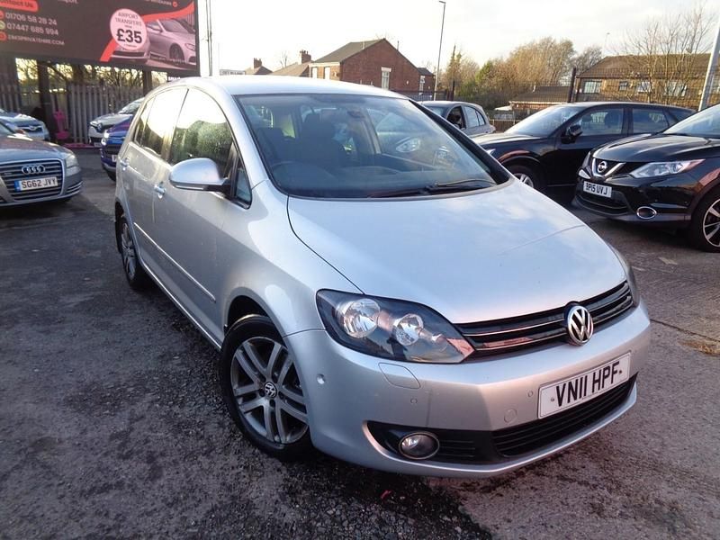 Silver Used 2011 VW Golf VI SE Hatchback | £2,490 (Good price) - Image 1/4