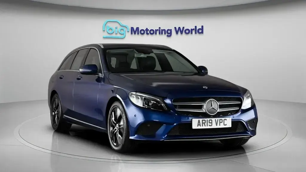 Second-hand Mercedes C200 Premium 198 CP (145 kW) 2019 Albastru Break