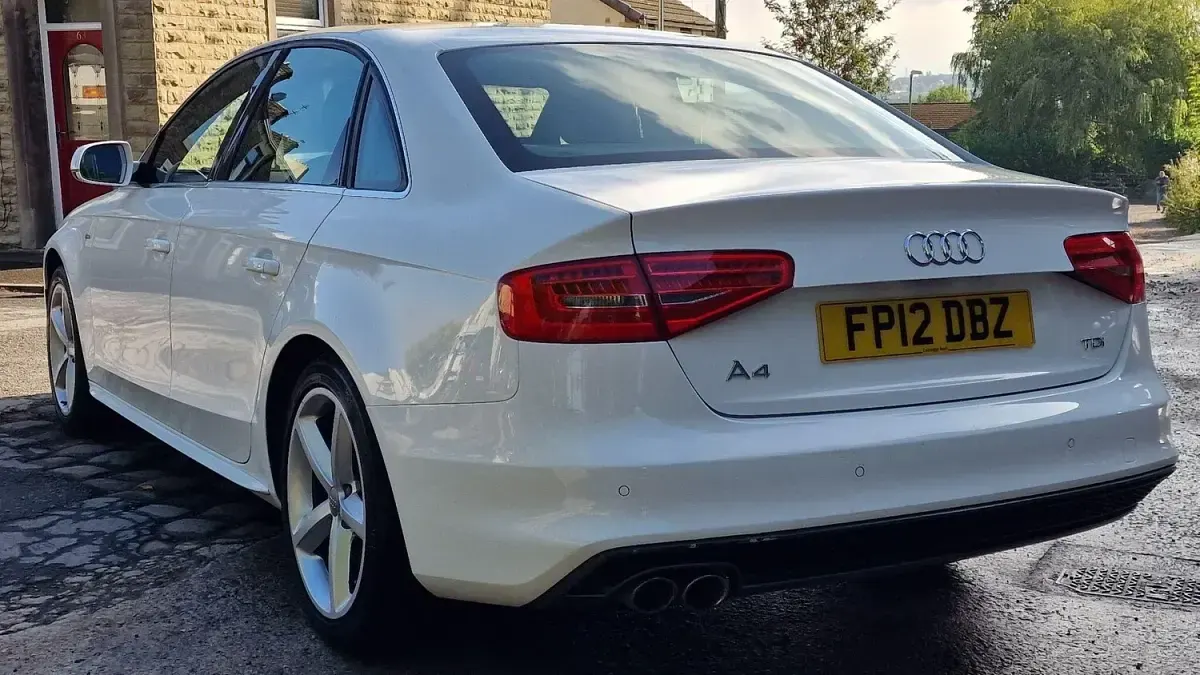 Used Audi A4 S-Line 177 HP (130 kW) 2012 White Sedan