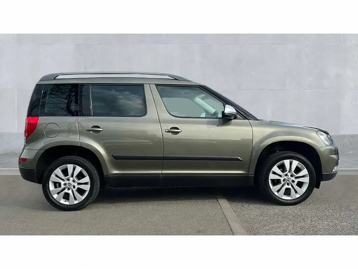 Used Skoda Yeti 81 HP (59 kW) 2016 Jungle green metallic SUV