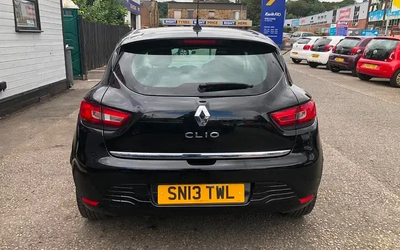 Used Renault Clio Dynamique 73 HP (53 kW) 2015 Hatchback