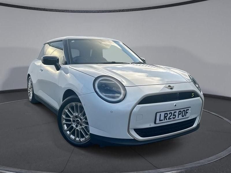 Used Mini Cooper SE Exclusive 160 kW (218 HP) 2025 White Hatchback