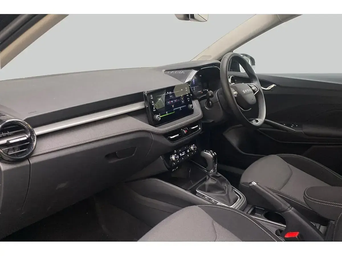 Used Skoda Fabia SE 85 HP (62 kW) 2025 Black magic pearl effect Hatchback