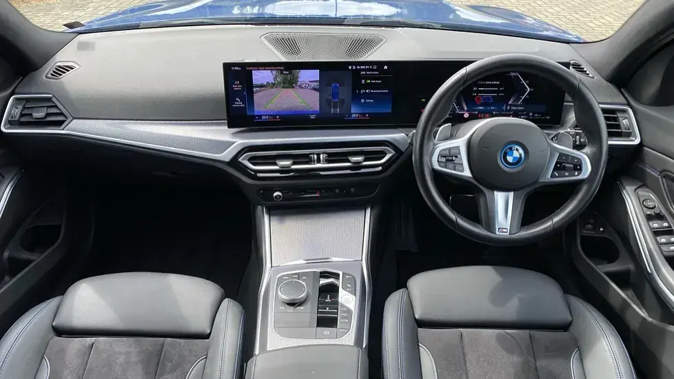 Used BMW 330 M Sport 288 HP (211 kW) 2024 Blue Estate