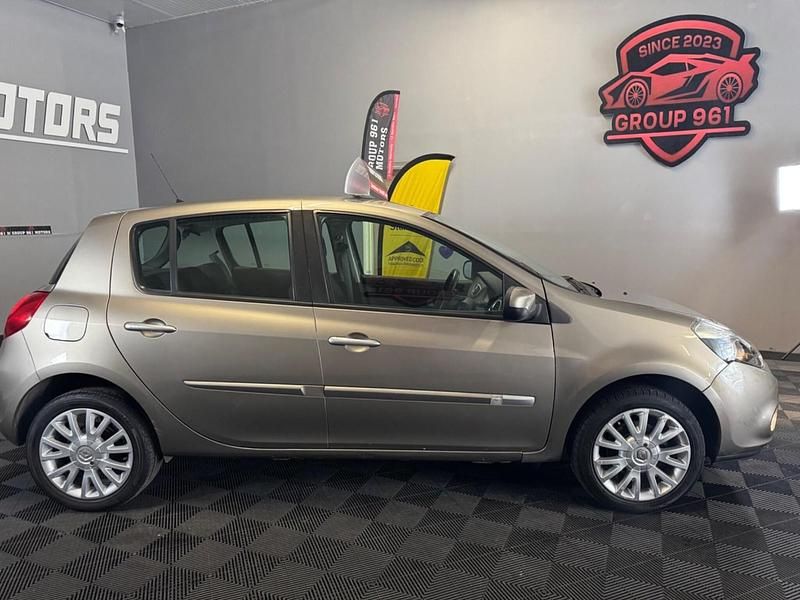 Używany Renault Clio II Dynamique 86 KM (63 kW) 2009 Beżowy Hatchback