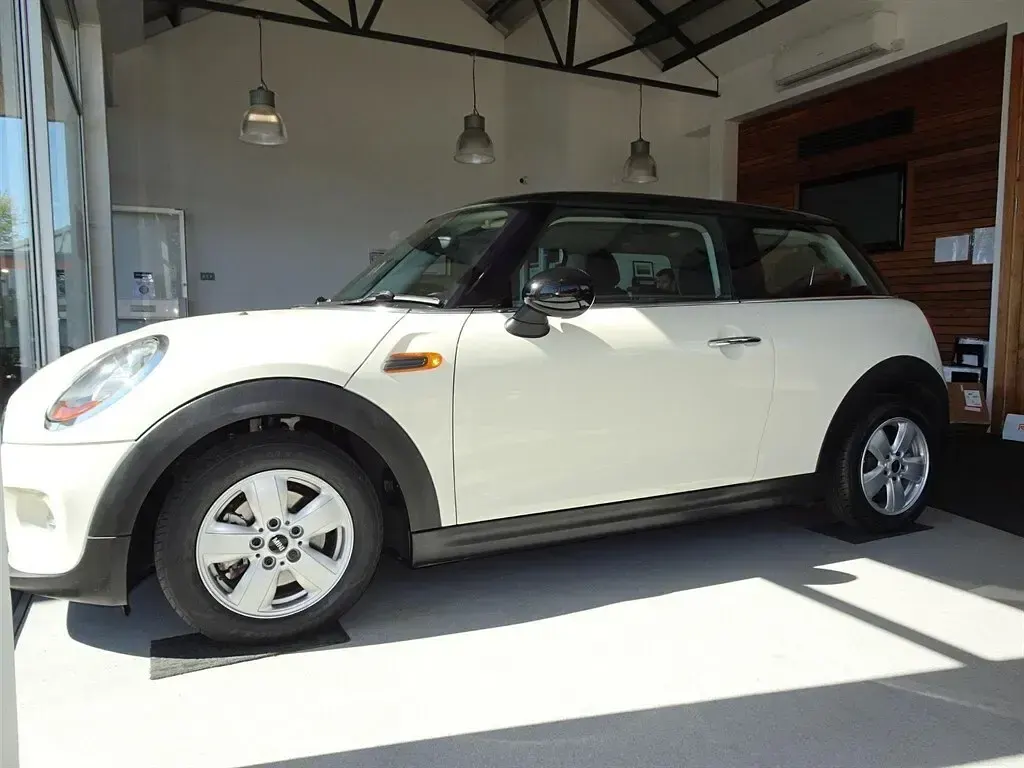 Used Mini Cooper Hatch 136 HP (100 kW) 2016 White Hatchback