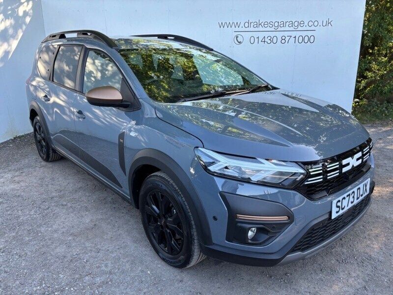Grey Used 2024 Dacia Jogger Extreme MPV | £18,490 (Fair price) - Image 1/2