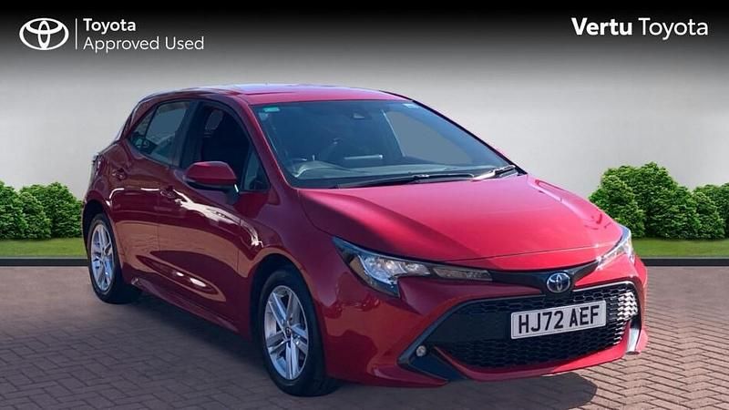 Used Toyota Corolla 122 HP (89 kW) 2022 Red Hatchback