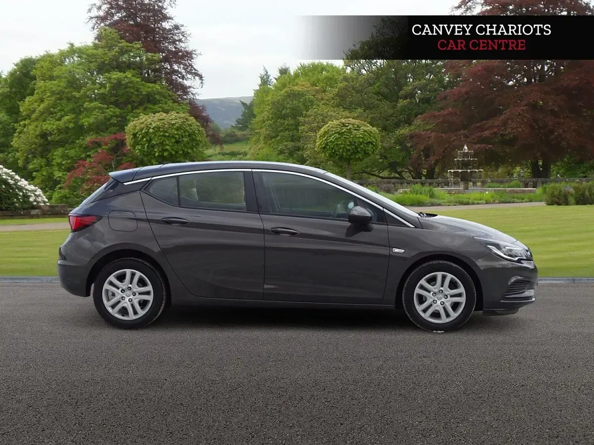 Used Vauxhall Astra Design Edition 2016 Grey Hatchback